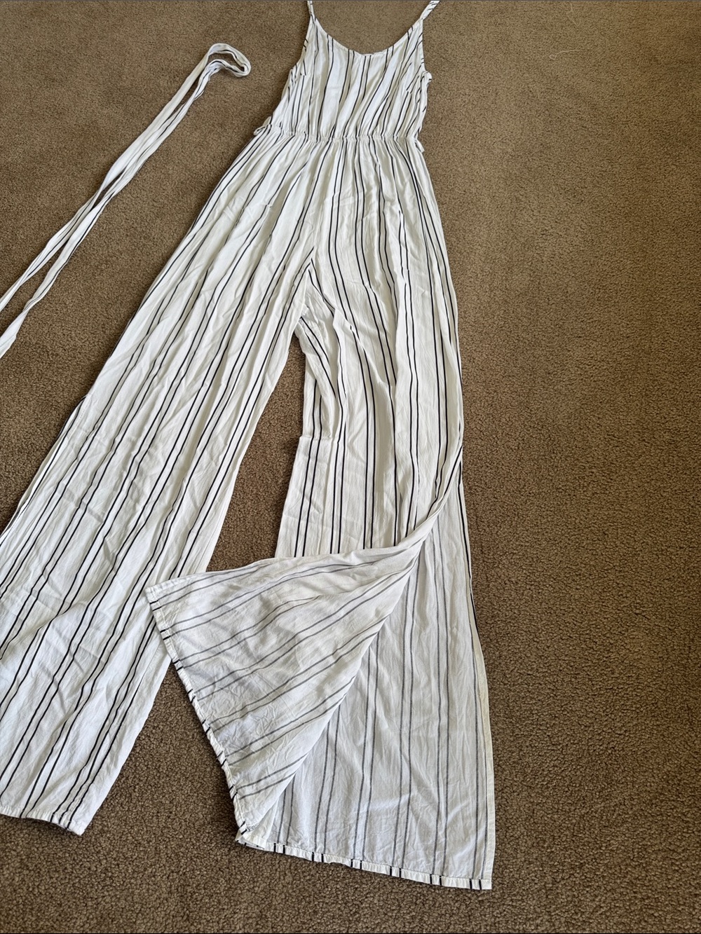 SWS Striped White Wide Split Leg Jumpsuit with Removable Belt - size small - Picture 5 of 5